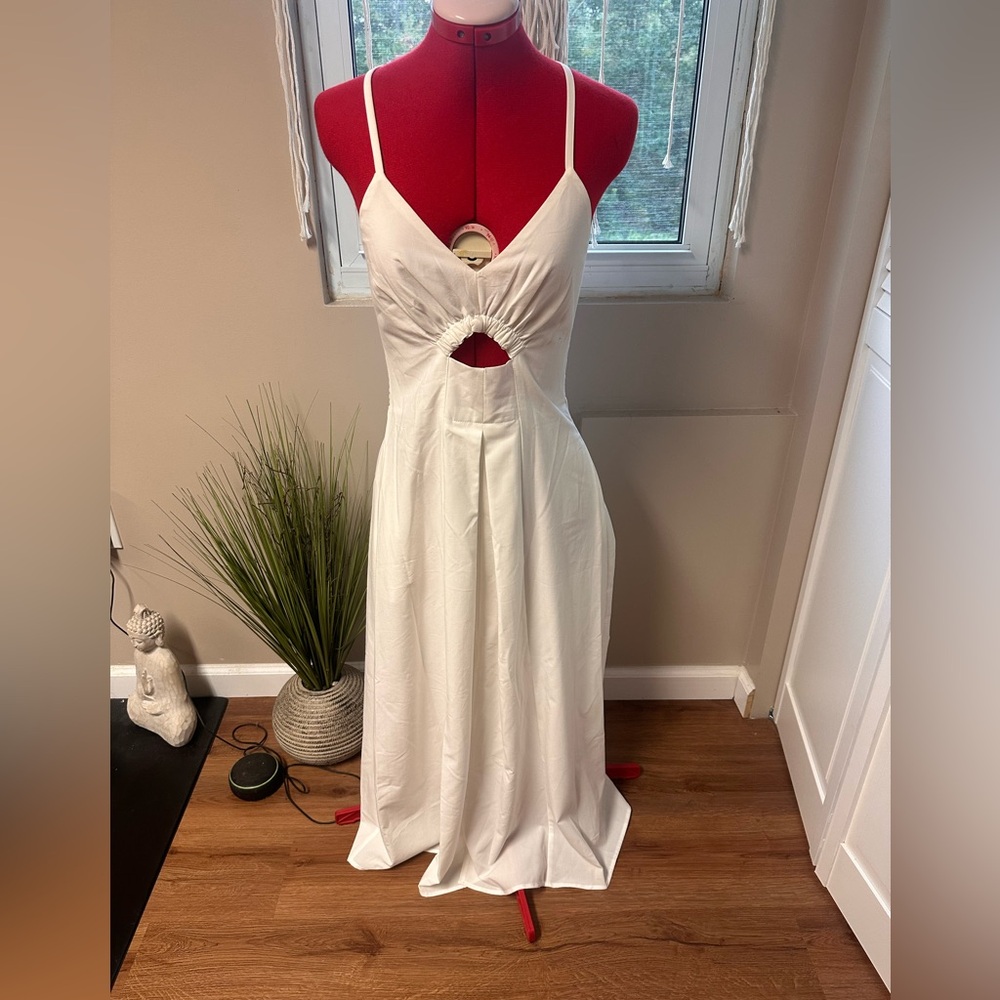 Elegant White Cutout Maxi Dress